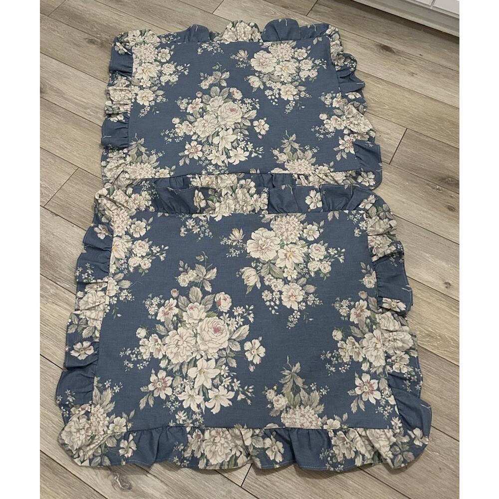 Vintage Martex Blue Beige Floral Ruffled Shabby Chic Cottage Stand Pillow Shams - Picture 9 of 10